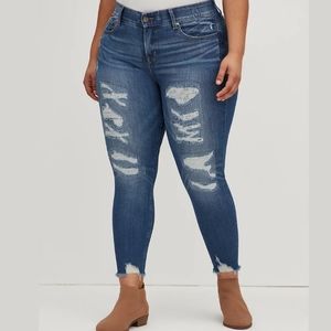 TORRID Bombshell Skinny Medium Wash Distressed Hem Jean Size 22R